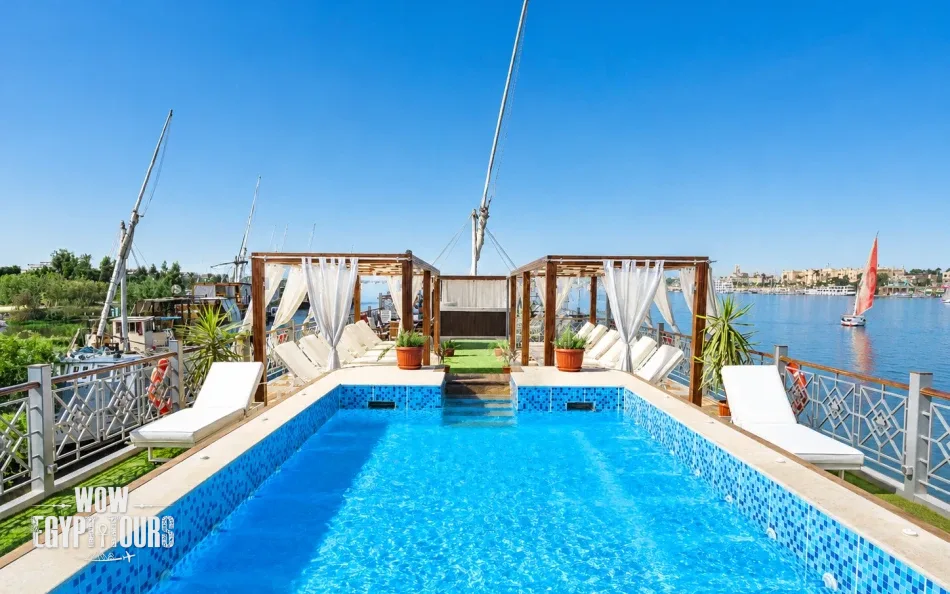 Outdoor jacuzzi on the sun deck of Merit Dahabiya Nile Cruise
