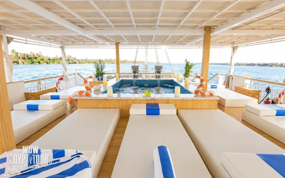 Outdoor jacuzzi on the sun deck of Gardenia Dahabiya Nile Cruise