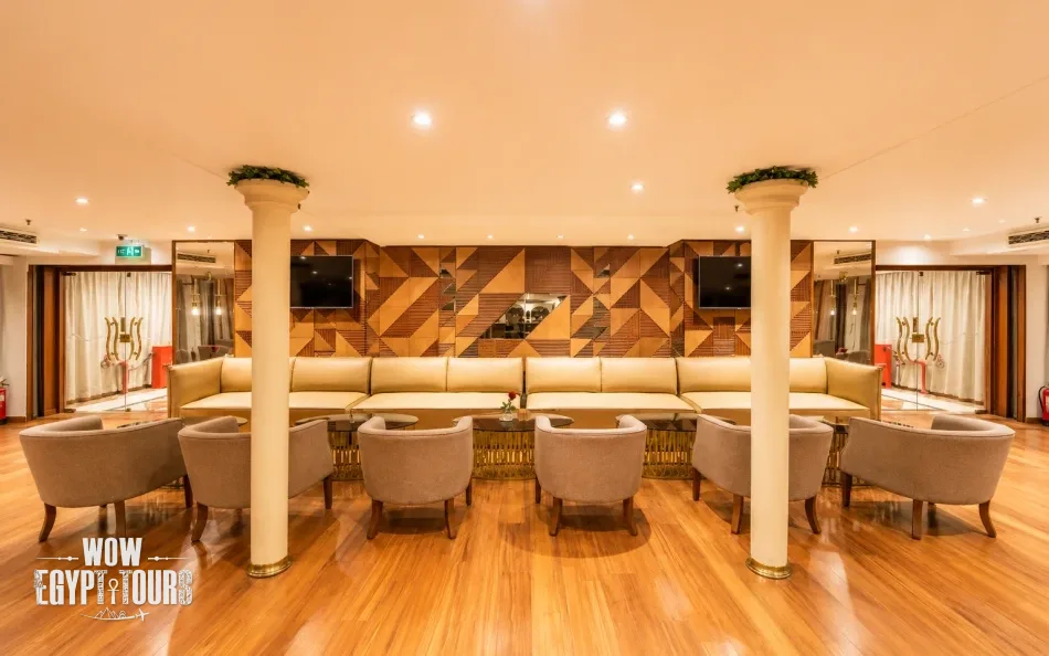 Bar on Lady Mary Nile Cruise
