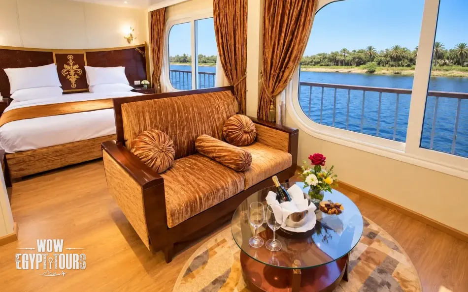 Double cabin with a large bed aboard Al Hambra Nile Cruise