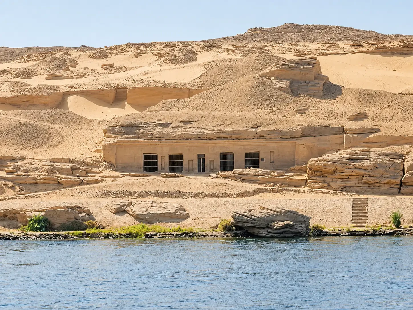 Gebel el-Silsila in Egypt – Ancient Sandstone Quarry and Rock Shrines on the Nile