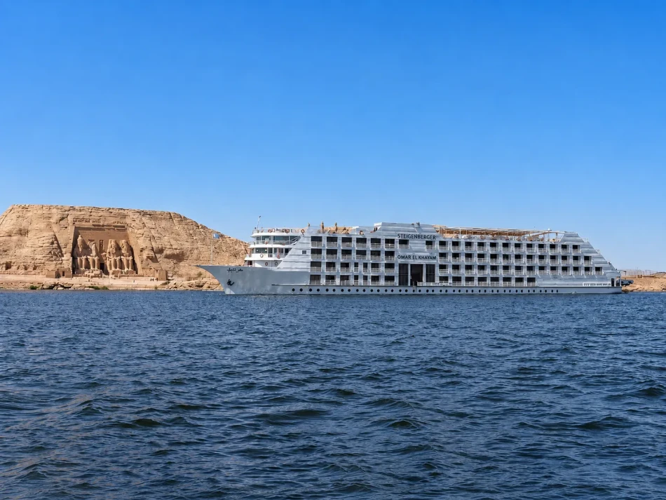 4-day 3-night Lake Nasser cruise sailing from Abu Simbel to Aswan in Egypt.