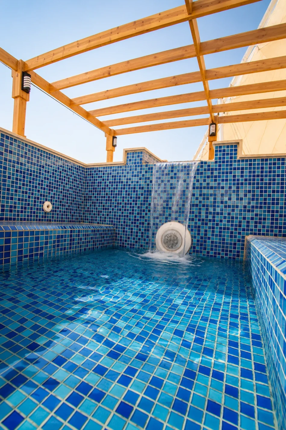 Jacuzzi on Akhnaton Dahabiya Nile River Cruise